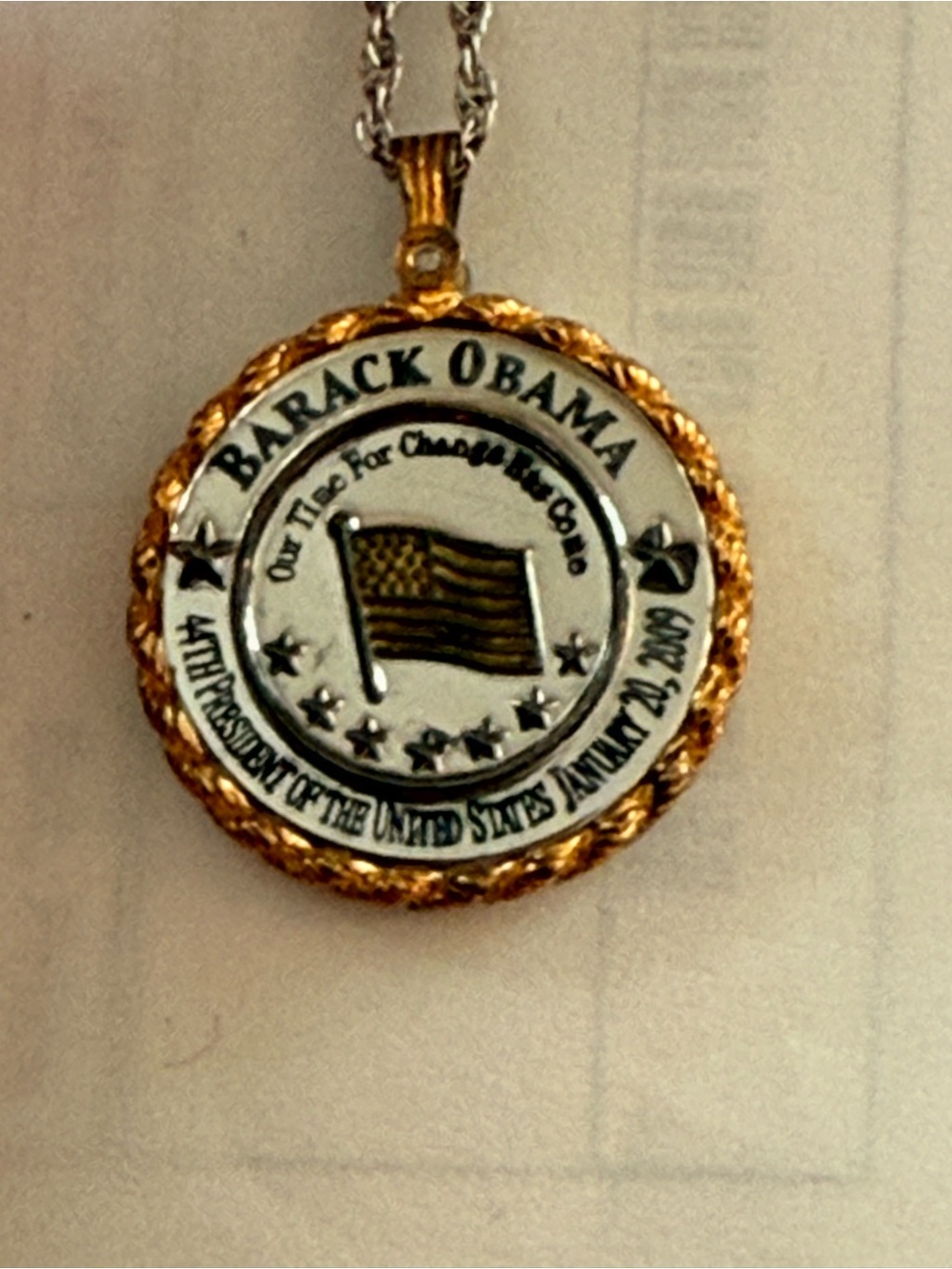 Barack Obama Inauguration Commemorative Pendant - Gold & Silver